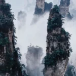 Toma aérea de Montañas de Zhangjiajie